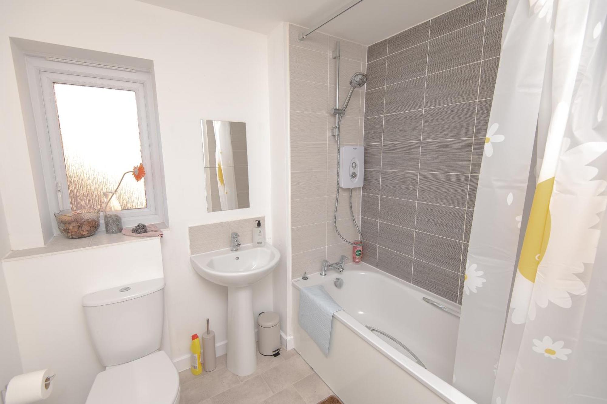 Cityside Deluxe - 3 Bedroom House Great For Family With Free Parking & Garden Apartment *